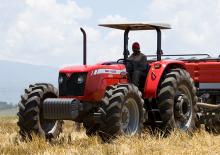 Трактори 4WD Massey Ferguson MF 460 Xtra