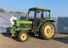 Трактори з заднім приводом John Deere 1020