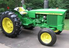 Трактори з заднім приводом John Deere 1520
