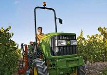 Трактори з заднім приводом John Deere 5090 GV