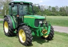 Трактори з заднім приводом John Deere 5215 V