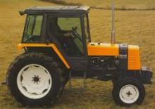 Трактори з заднім приводом Renault 61-12 RS