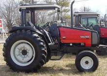 Трактори з заднім приводом Valtra 800-2