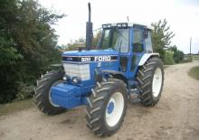 Трактори з заднім приводом Ford-NH 8210