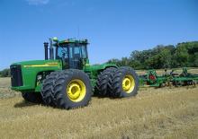 Трактори з заднім приводом John Deere 9420
