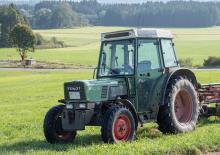 Трактори з заднім приводом Fendt Farmer 240 S