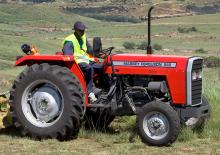 Трактори з заднім приводом Massey Ferguson MF 240 Xtra