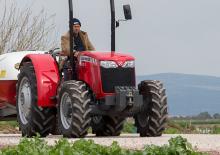 Трактори з заднім приводом Massey Ferguson MF 2620 Xtra