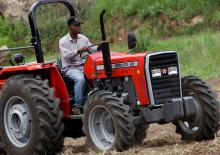 Трактори з заднім приводом Massey Ferguson MF 268 Xtra