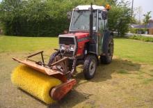 Трактори з заднім приводом Massey Ferguson MF 354 V el.