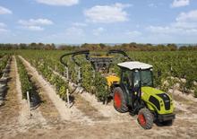 Трактори з заднім приводом Claas Nexos 210 VL