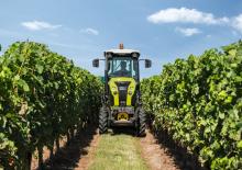 Трактори з заднім приводом Claas Nexos 220 VL
