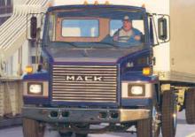 Тягачі Mack CM400 4-point cab E5-240 4x2