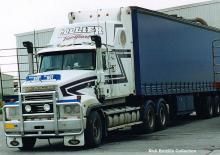 Тягачі Mack TRIDENT Day Cab MP8 6x4