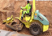 Вібраційні траншейні катки Rammax RW 1403