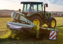 Задньо-привідний косильний диск із кондиціонуванням John Deere 328A