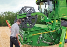 жатка комбайна John Deere 740 Premium Flow