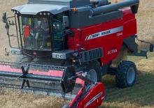 Зерновий комбайн Massey Ferguson Activa 7344