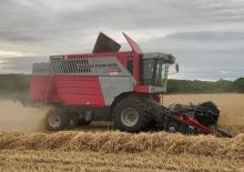 Зерновий комбайн Massey Ferguson Cerea 7274