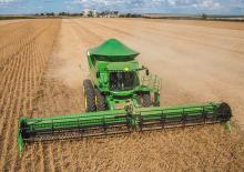 Зерновий комбайн John Deere S780