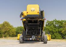 Зерновий комбайн New Holland TC 5.80 SCR