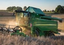 Зерновий комбайн John Deere W540